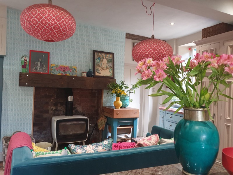 Would you open up the fireplace?