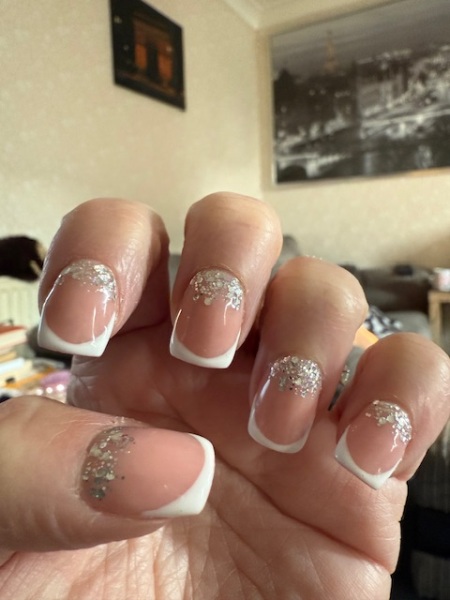 I want to see your nails!