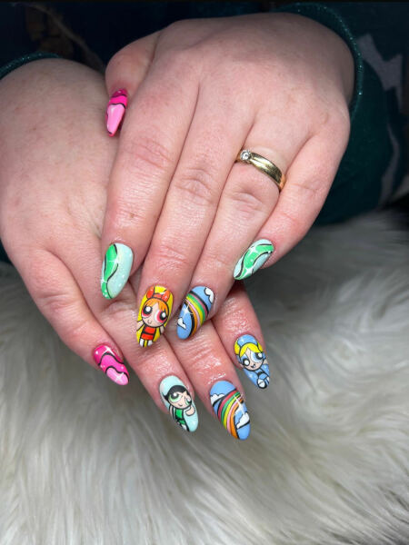 I want to see your nails!