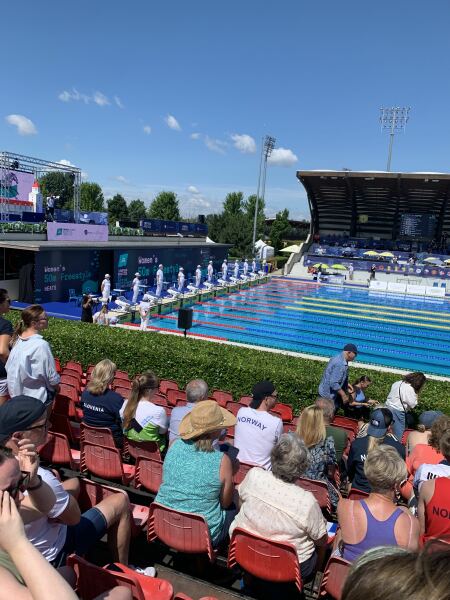 Poolside chat- continues here 😁