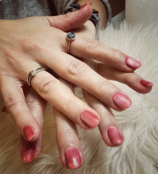 I want to see your nails!