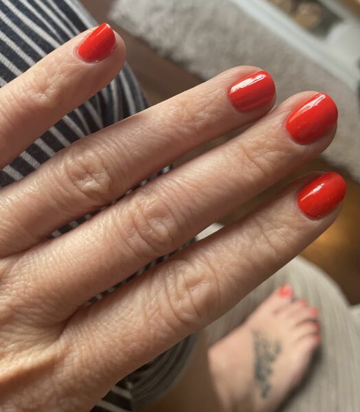 I want to see your nails!