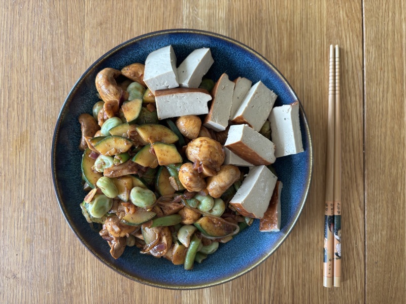 What we ate today in a calorie deficit - whole food  edition (and how do we feel?)