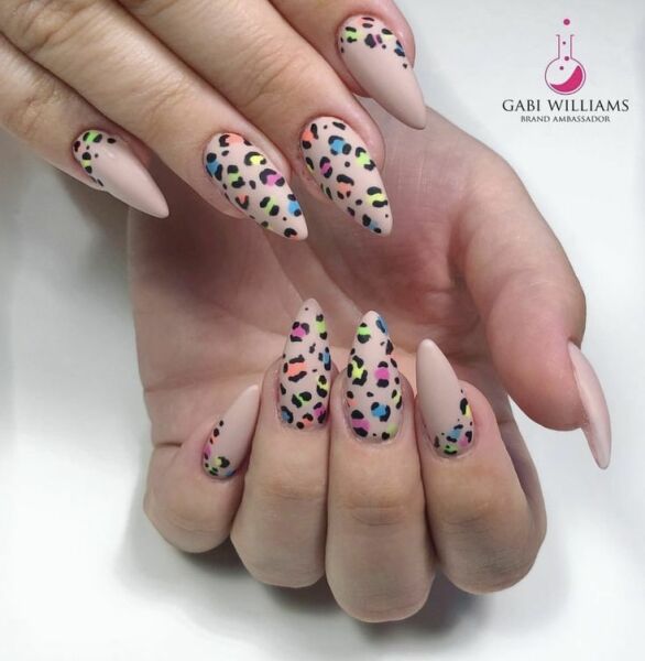 I want to see your nails!