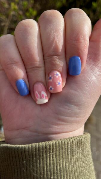 I want to see your nails!