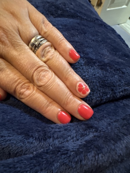 I want to see your nails!