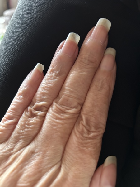 I want to see your nails!