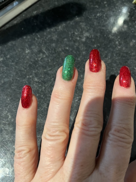 I want to see your nails!