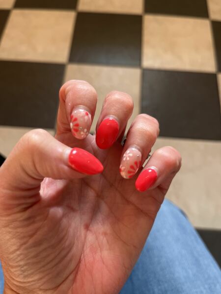 I want to see your nails!