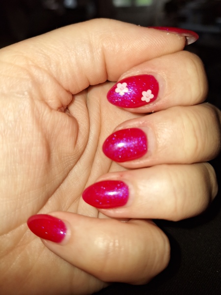 I want to see your nails!