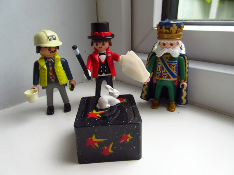 It's spring time for the Playmobil people in our house...