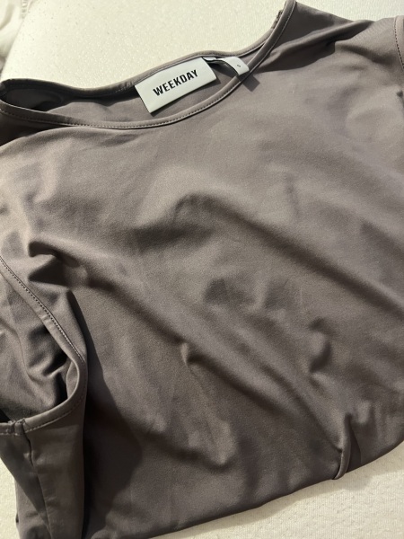 Please settle this debate - what colour is this top?