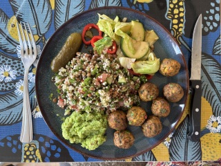 What we ate today in a calorie deficit - whole food  edition (and how do we feel?)