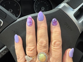 I want to see your nails!