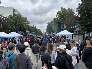 Come and tell us your dull and unexciting news 33: Calmly through the day