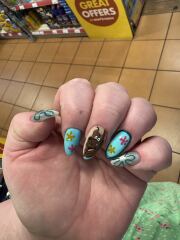 I want to see your nails!