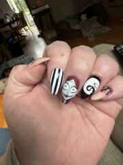 I want to see your nails!