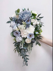 Custom white & blue cascading wedding bouquets – recommendations in London?