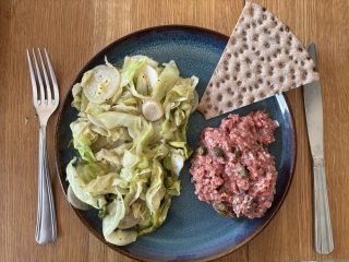 What we ate today in a calorie deficit - whole food  edition (and how do we feel?)