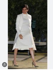 Pregnant Meghan twerking