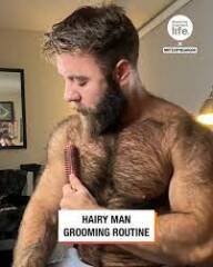 To dislike shirtless men in public places