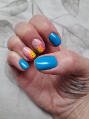 I want to see your nails!