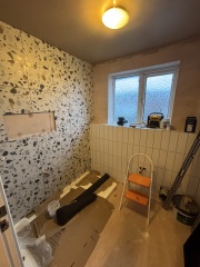 Shower niche for shampoo bottles - has anyone got one?