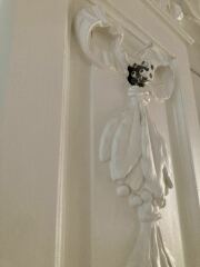 Attaching a wall lamp when surface isn’t flat