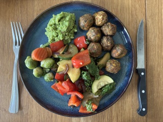 What we ate today in a calorie deficit - whole food  edition (and how do we feel?)