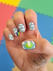 I want to see your nails!