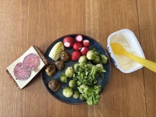 What we ate today in a calorie deficit - whole food  edition (and how do we feel?)