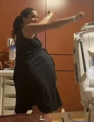Pregnant Meghan twerking