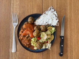 What we ate today in a calorie deficit - whole food  edition (and how do we feel?)