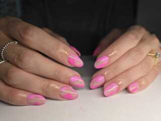 I want to see your nails!