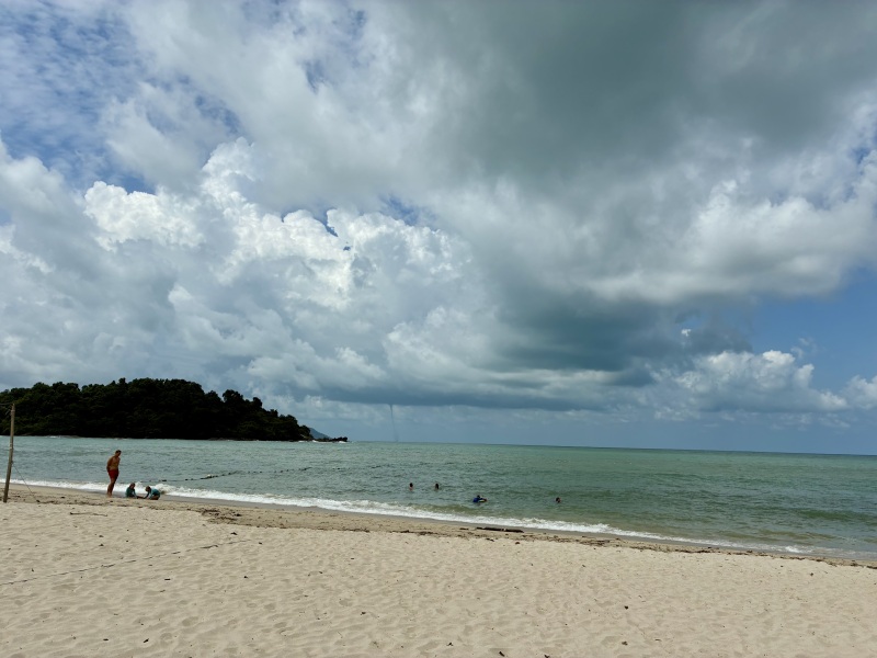 Thread 18 - TalkLair: "That's no moon. It's a space station!"