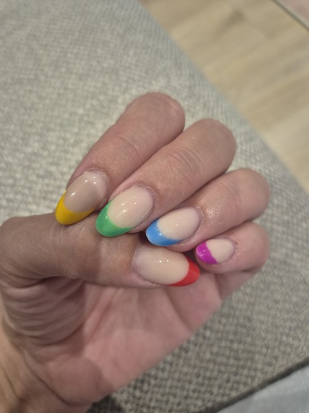 I want to see your nails!