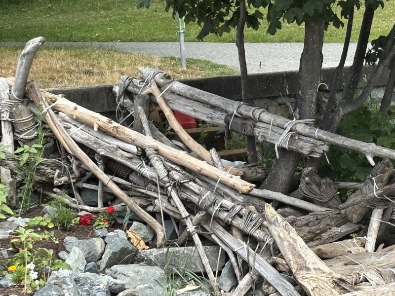 Come and tell us your dull and unexciting news 34: Calmly through the day