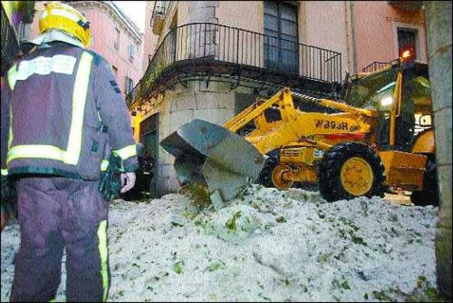 Thread 18 - TalkLair: "That's no moon. It's a space station!"