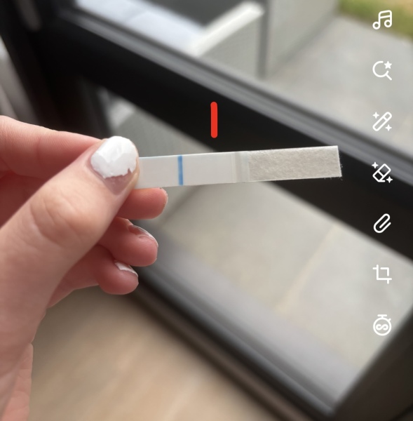 am i going insane or is there a line