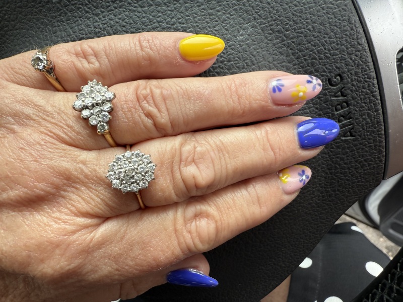 I want to see your nails!