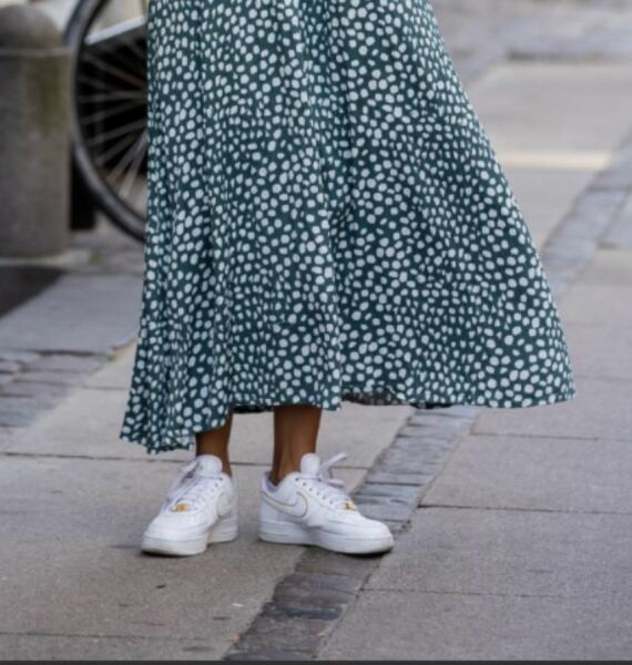 Stylish walking shoes/boots for cobbles