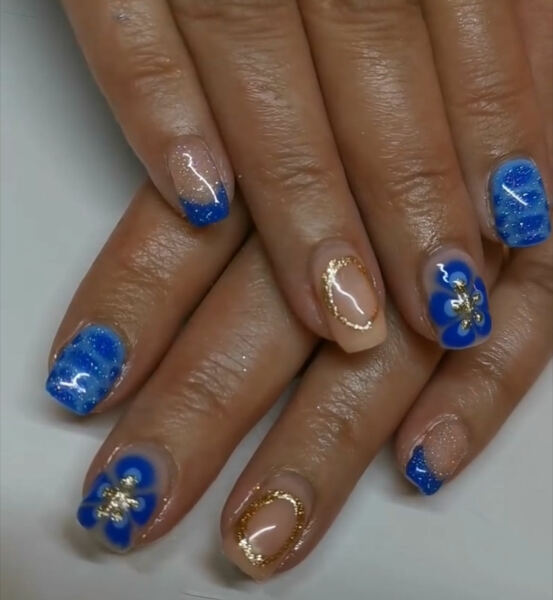 I want to see your nails!