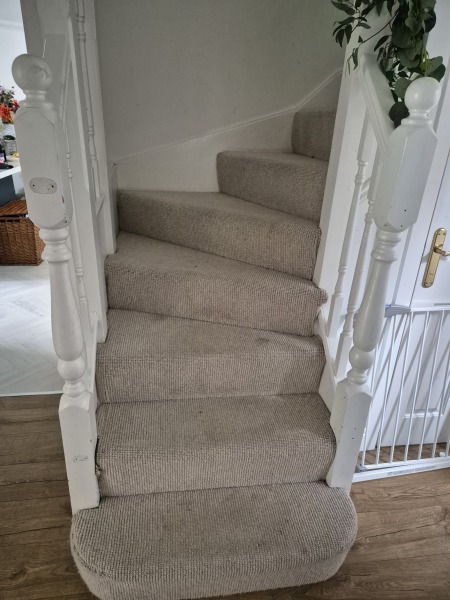 Stair gate help