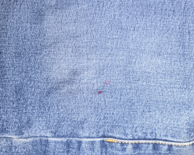 Scruffy jeans at new job - does it matter?
