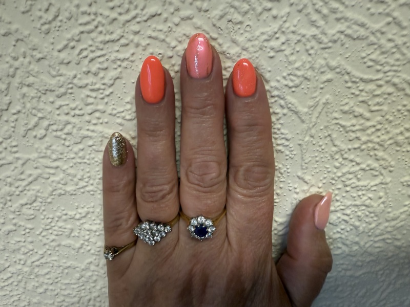 I want to see your nails!