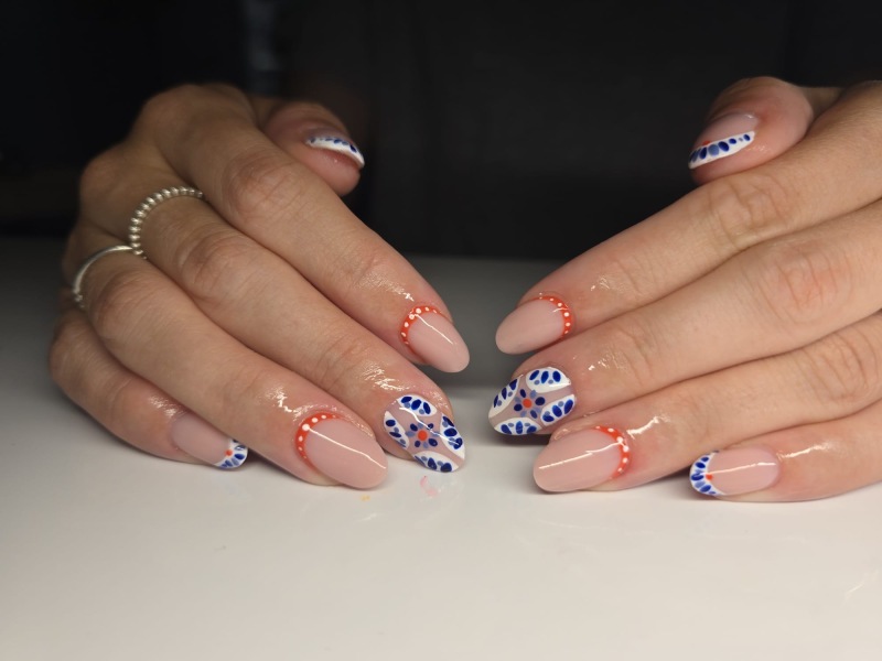 Holiday nails