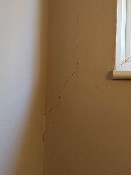 Long thin crack