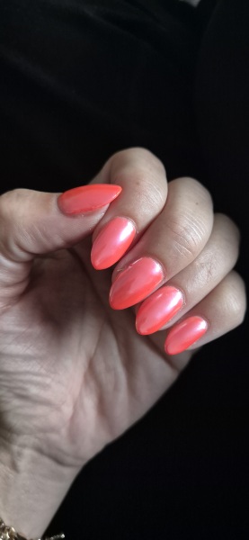 I want to see your nails!