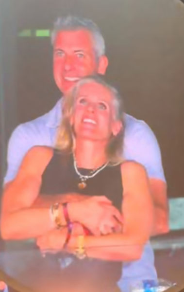 Chris Martin calls out couple!