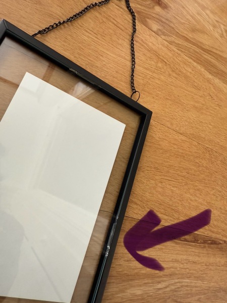 Anyone know how these photo frame clips work?